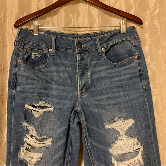 American Eagle Distressed Tom Girl Jeans Relaxed Cropped - Picture 3 of 11